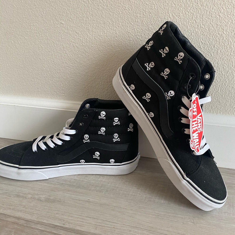 Halloween Skeleton Vans - Picture 4 of 4